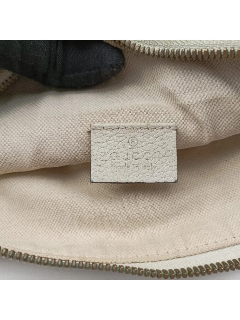 Gucci brand color